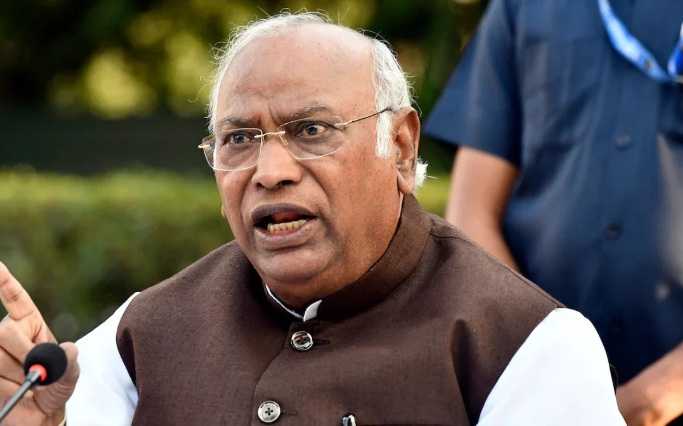 Modi giving resources to corporates, abandoning poor: Kharge